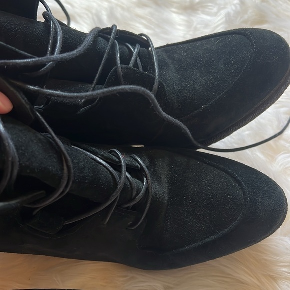 Stuart Weitzman Kidstuff Black
Suede Lace Up Platform Wedge
Booties - Picture 8 of 8
